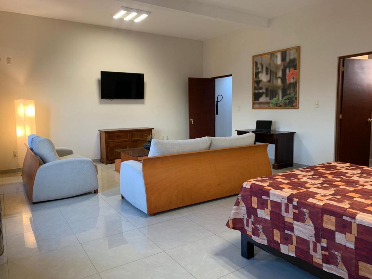 Cinco De Mayo Hotel 克雷塔罗 外观 照片